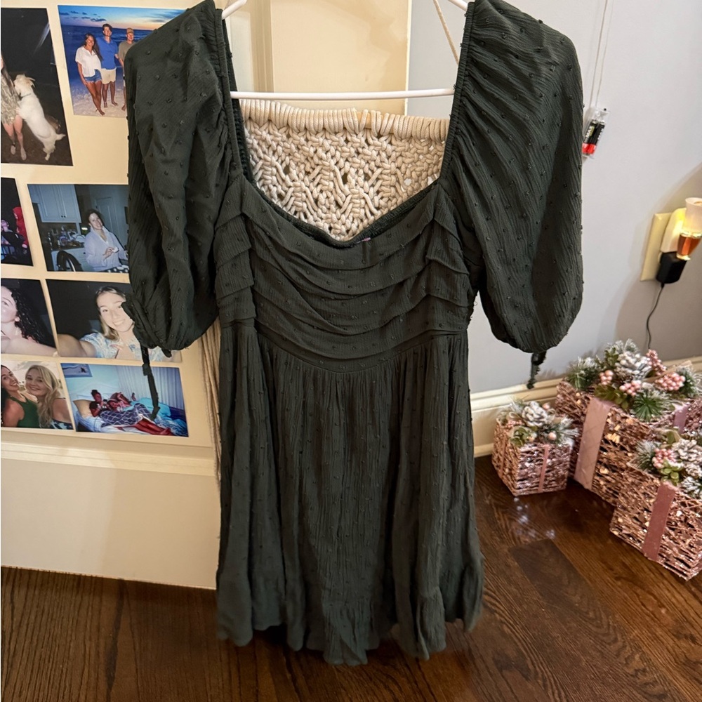Francesca’s Dark Green Puff Sleeve Dress